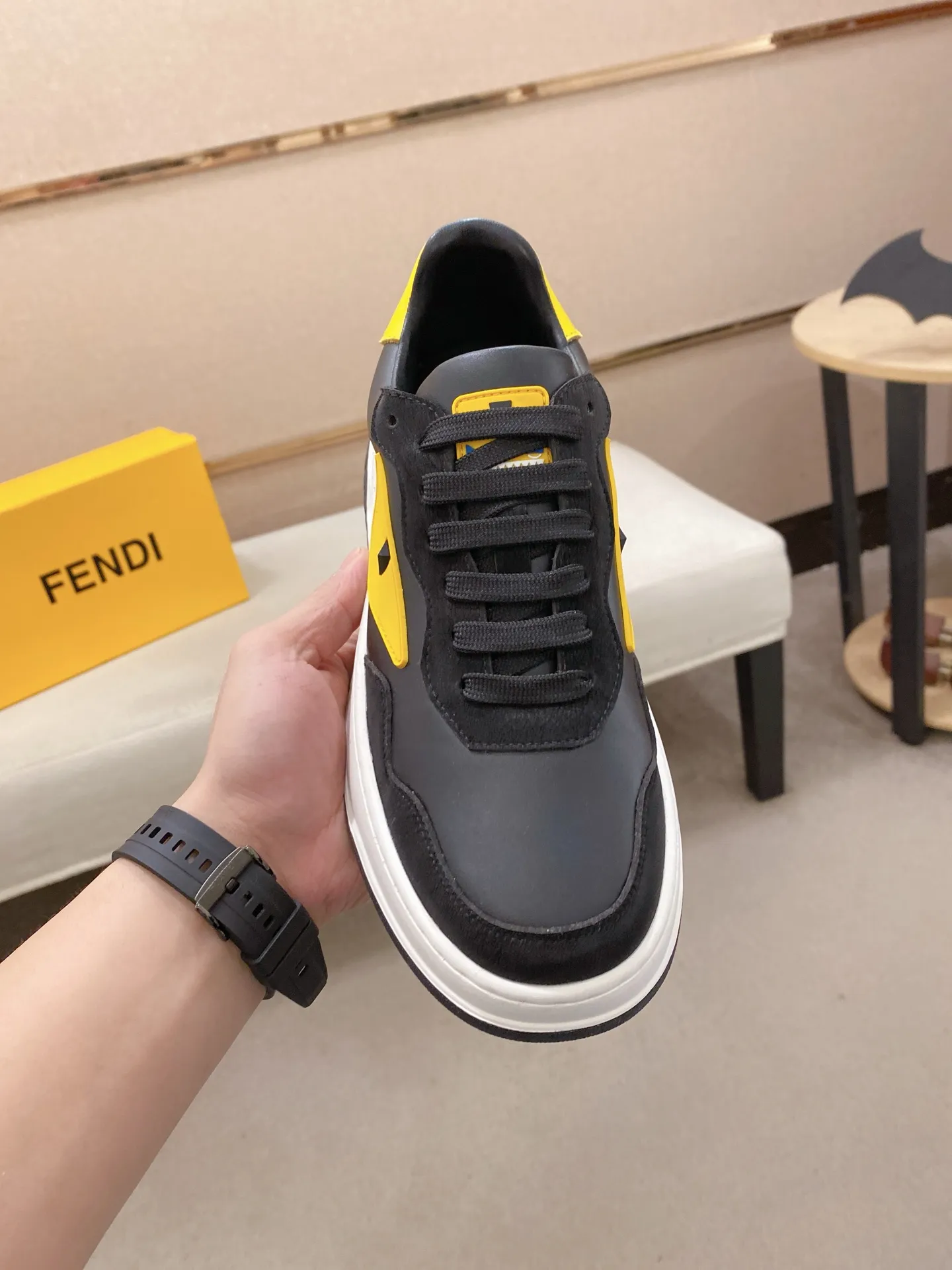 Factory price 380💰 (fendi) New style 👊🏻 upper 🇮🇹 imported cowhide fabric 🇩🇪 lining imported sheepskin lining. The original outsole is molded to highlight the identity of every man, and the upper foot is elegant and stable🚶🏻🚶🏻The high-end custom counters reproduce the original version📯No matter the wind or rain, the shoe last remains unchanged and can withstand the verification of time🔍️,🔵 Size: 38-44